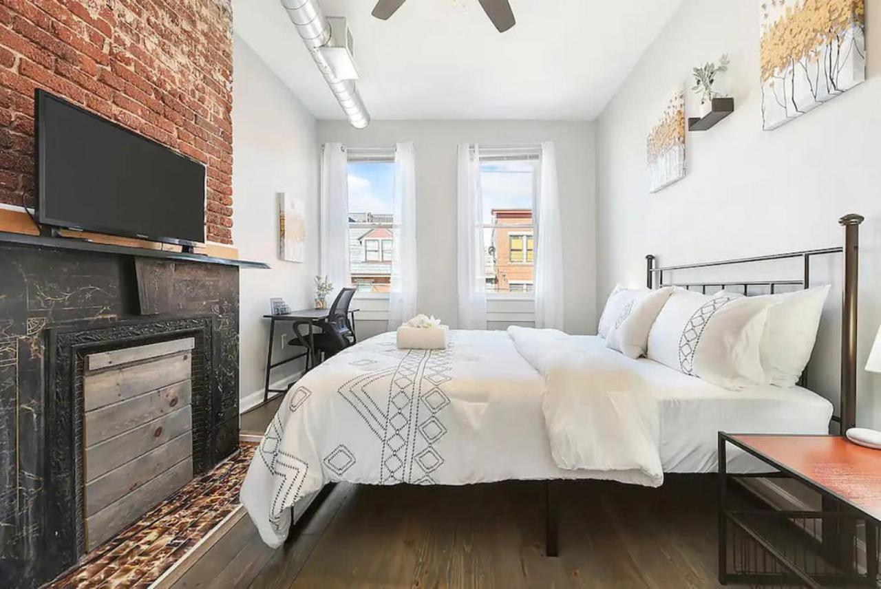 The Full - Great For Groups, 3 Separate Apts., Free Parking Ferienhaus
