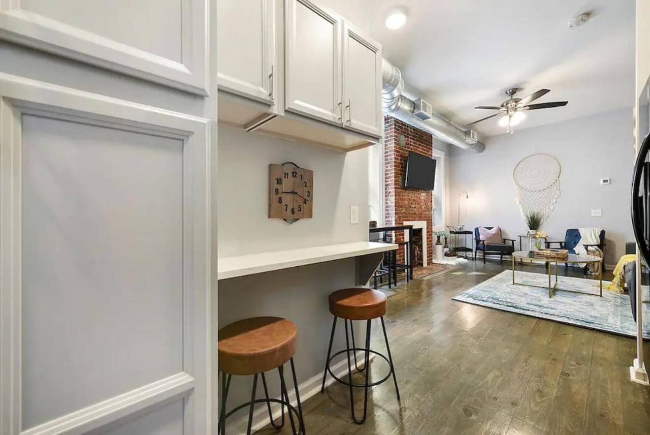 The Full - Great For Groups, 3 Separate Apts., Free Parking Ferienhaus *